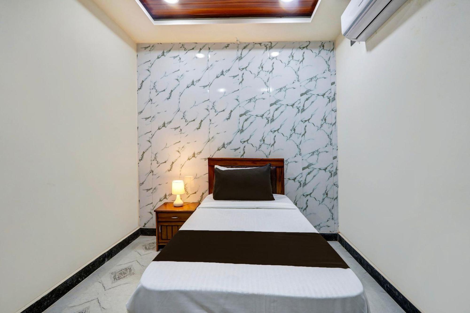 Super Collection O Gachibowli Phase 2 Near Isb Hotel Bagian luar foto