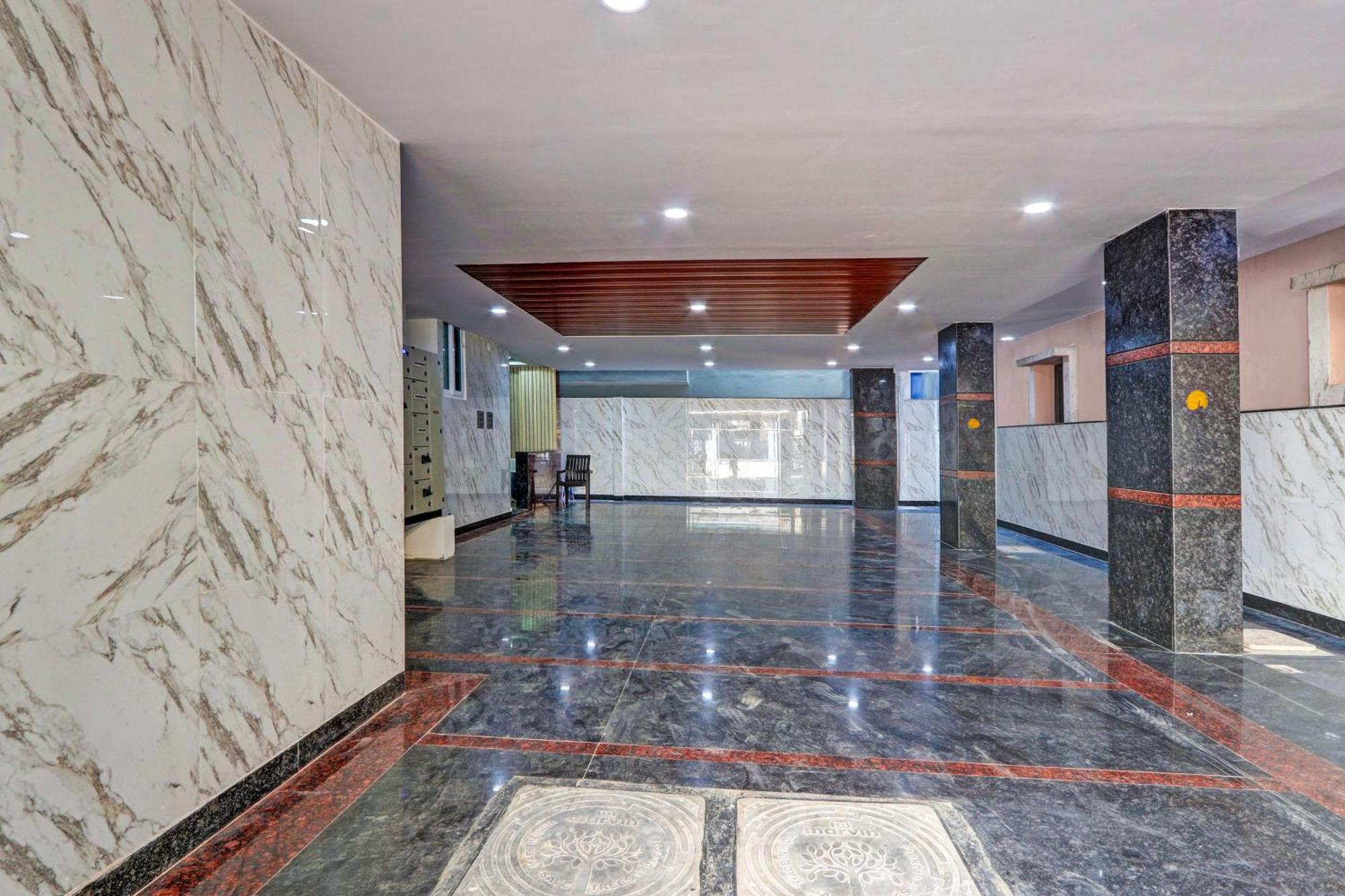 Super Collection O Gachibowli Phase 2 Near Isb Hotel Bagian luar foto
