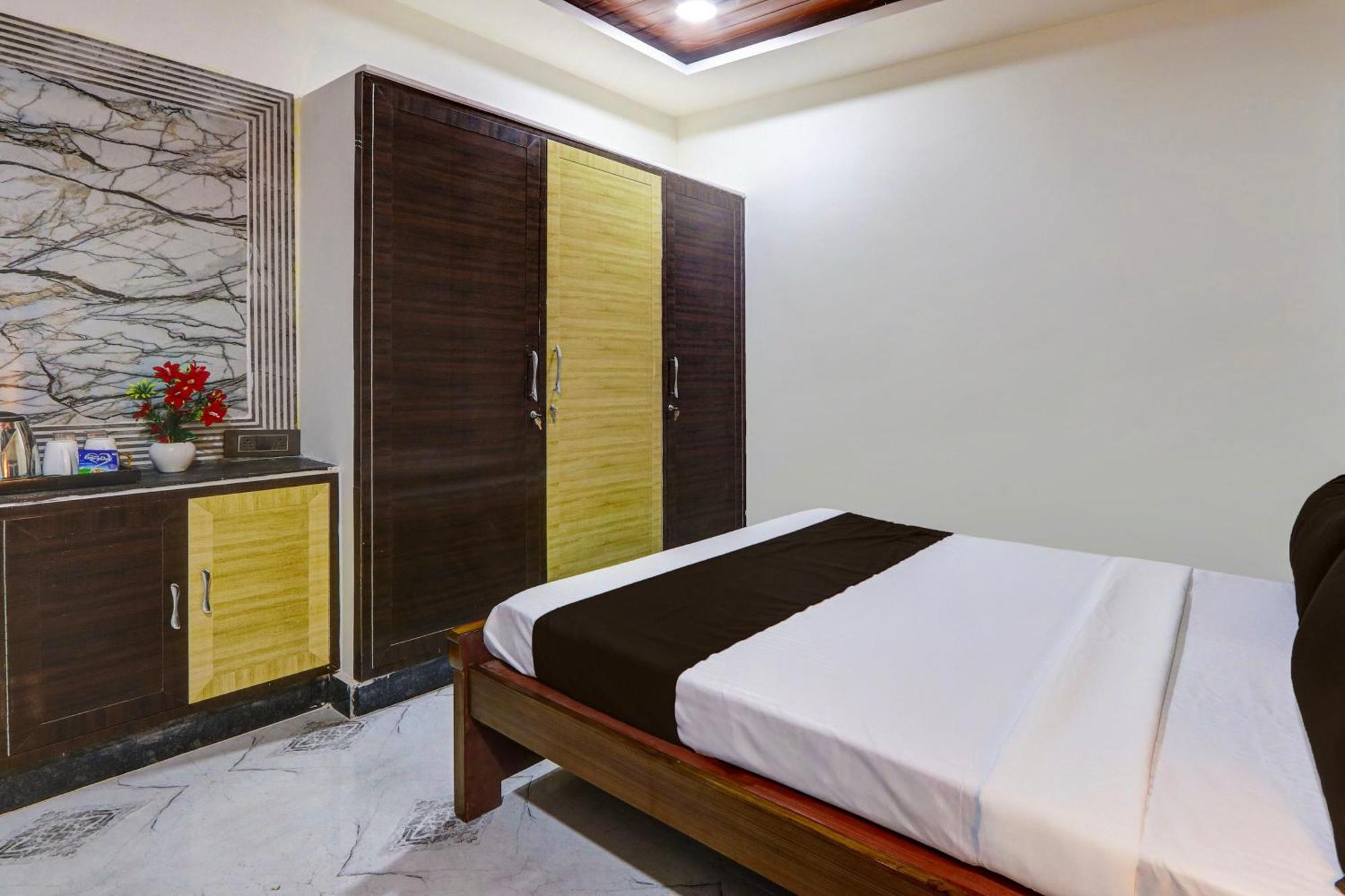 Super Collection O Gachibowli Phase 2 Near Isb Hotel Bagian luar foto
